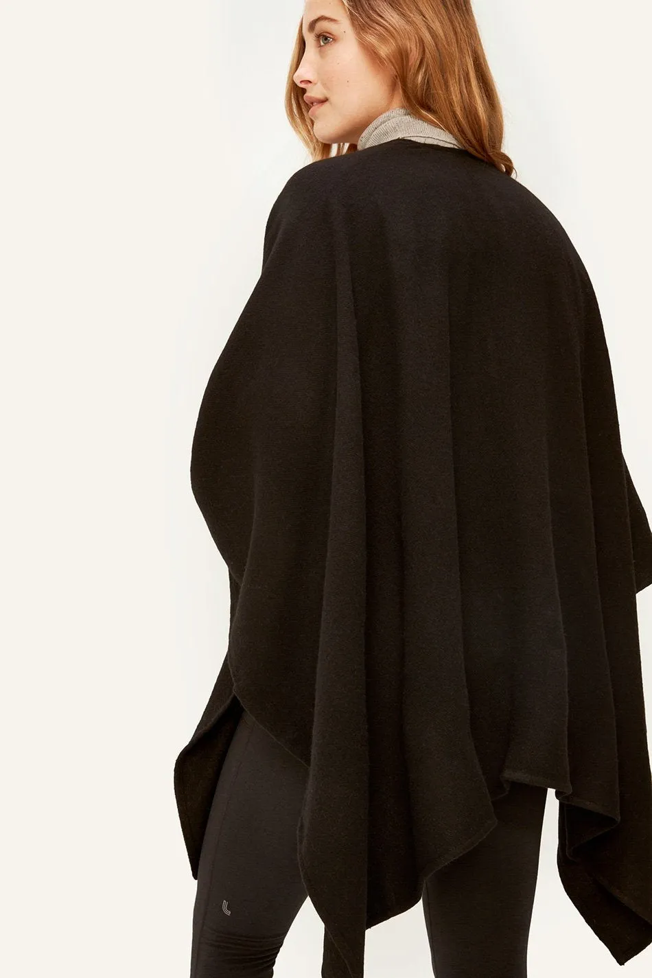 CAPE / PONCHO