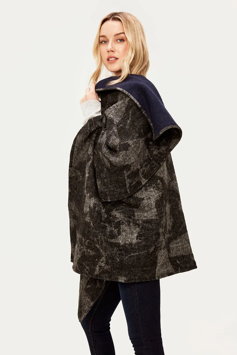 CAPE / PONCHO