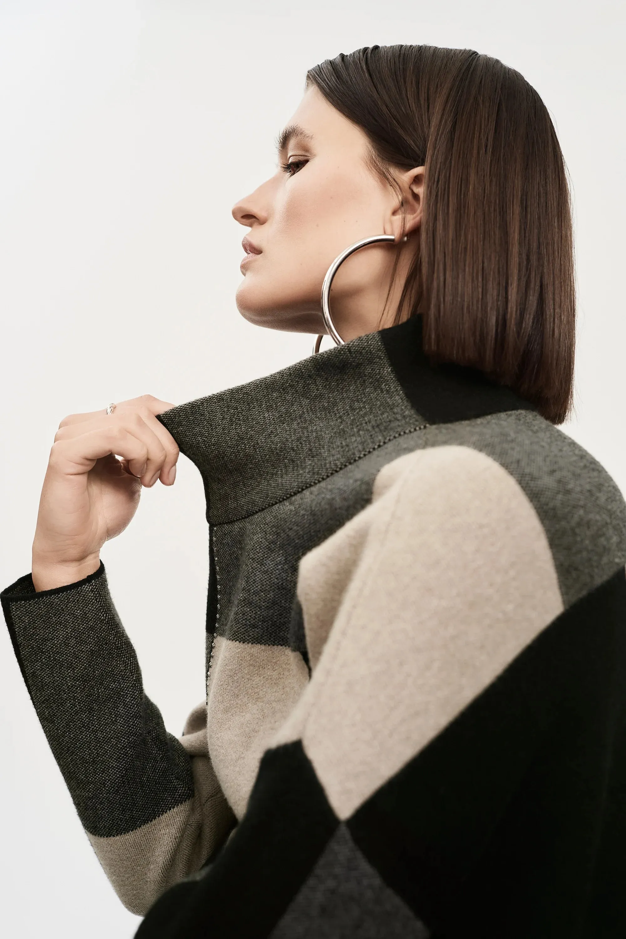 J.R 243944 Color-Block Jacquard Knit Pullover