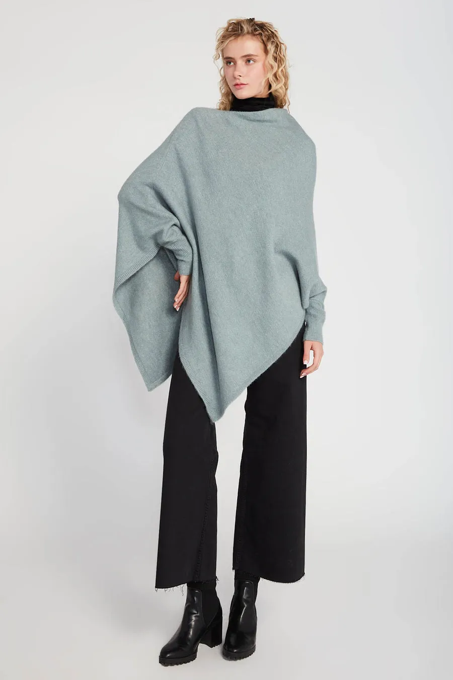 Look By M Women's Basic Triangle Poncho With Sleeves SM720