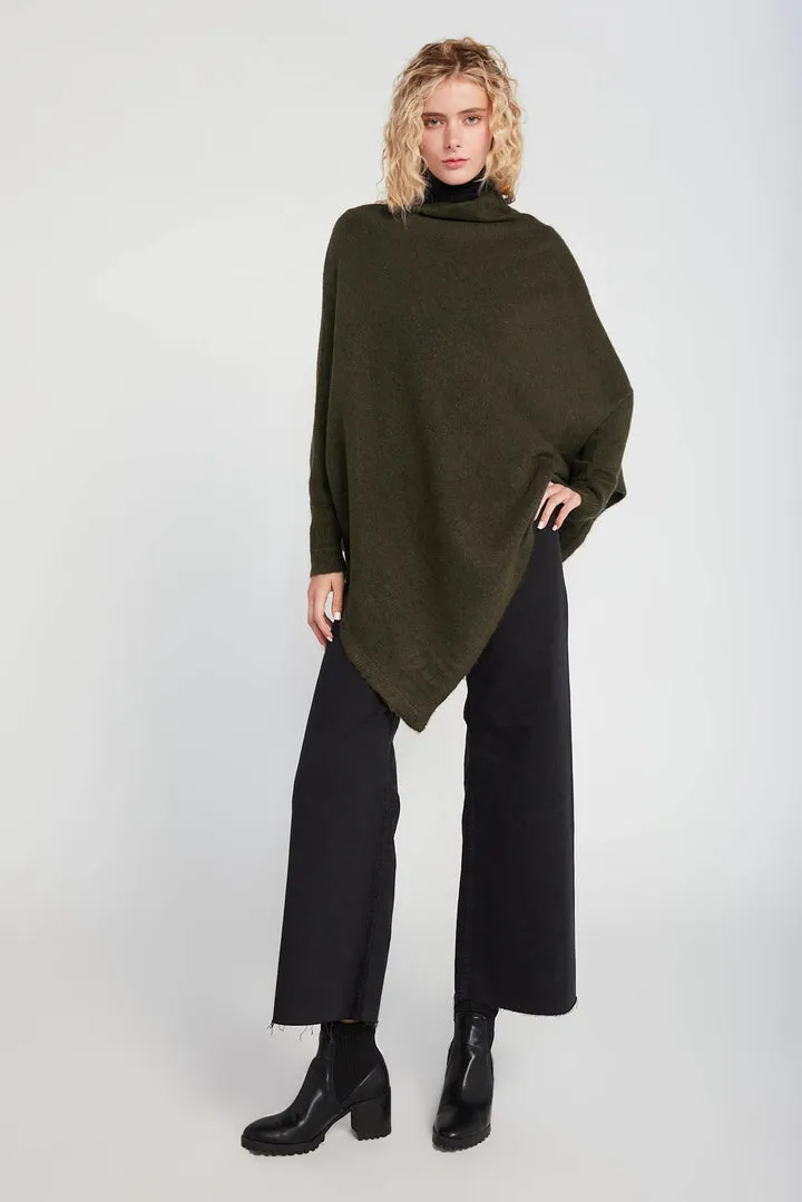 Look By M Women's Basic Triangle Poncho With Sleeves SM720