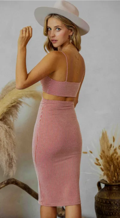 SIDE CUT OUT RELAXED BODYCON DRESS 